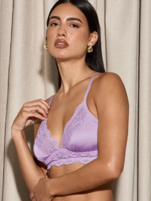 AiiRZ Luxurious Lace Trim Triangle Bralette Soft Cup Wireless Bra