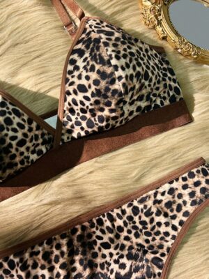 Sexy Leopard Print Contrast Color Triangle Cup Bra And Panty Set