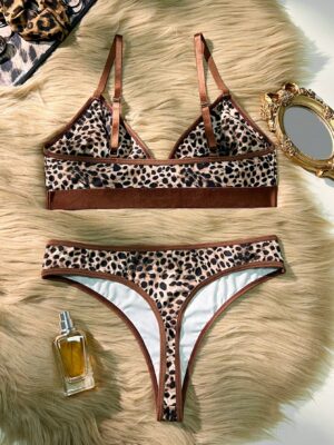 Sexy Leopard Print Contrast Color Triangle Cup Bra And Panty Set
