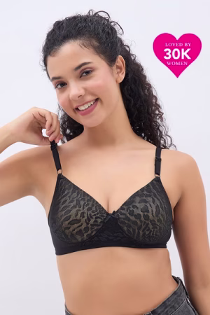 Padded Non-Wired Full Coverage Bra in Black - Lace