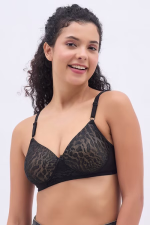 Padded Non-Wired Full Coverage Bra in Black - Lace