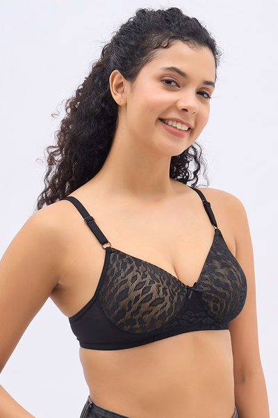 Padded Non-Wired Full Coverage Bra in Black - Lace