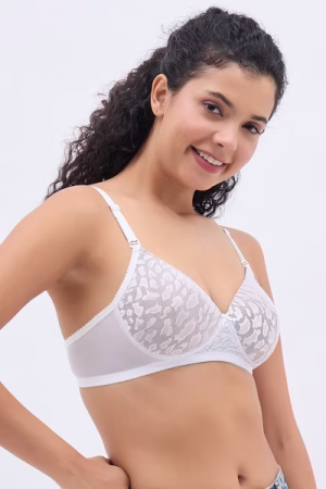 Padded Non-Wired Full Coverage Bra in White - Lace