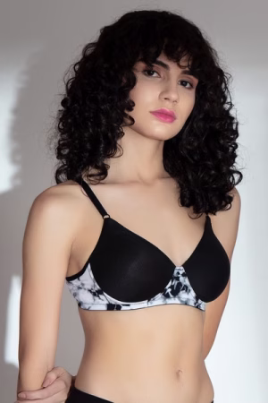 Padded Non-Wired Full Cup T-shirt Bra in Black