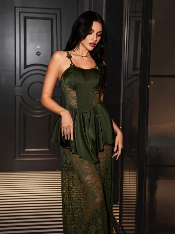 Satin Contrast Lace Sexy Waist-Baring 3D Floral Decor Nighty